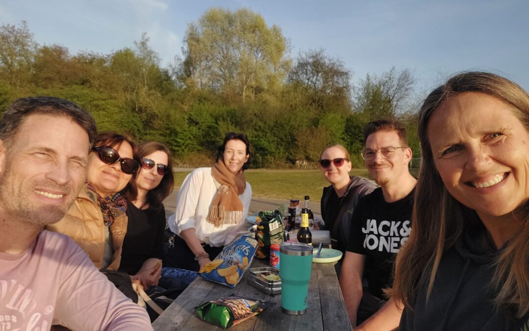 Abschied mit Paddeln, Flohmarkt und Sonnenuntergang: Danke, liebe Tina!