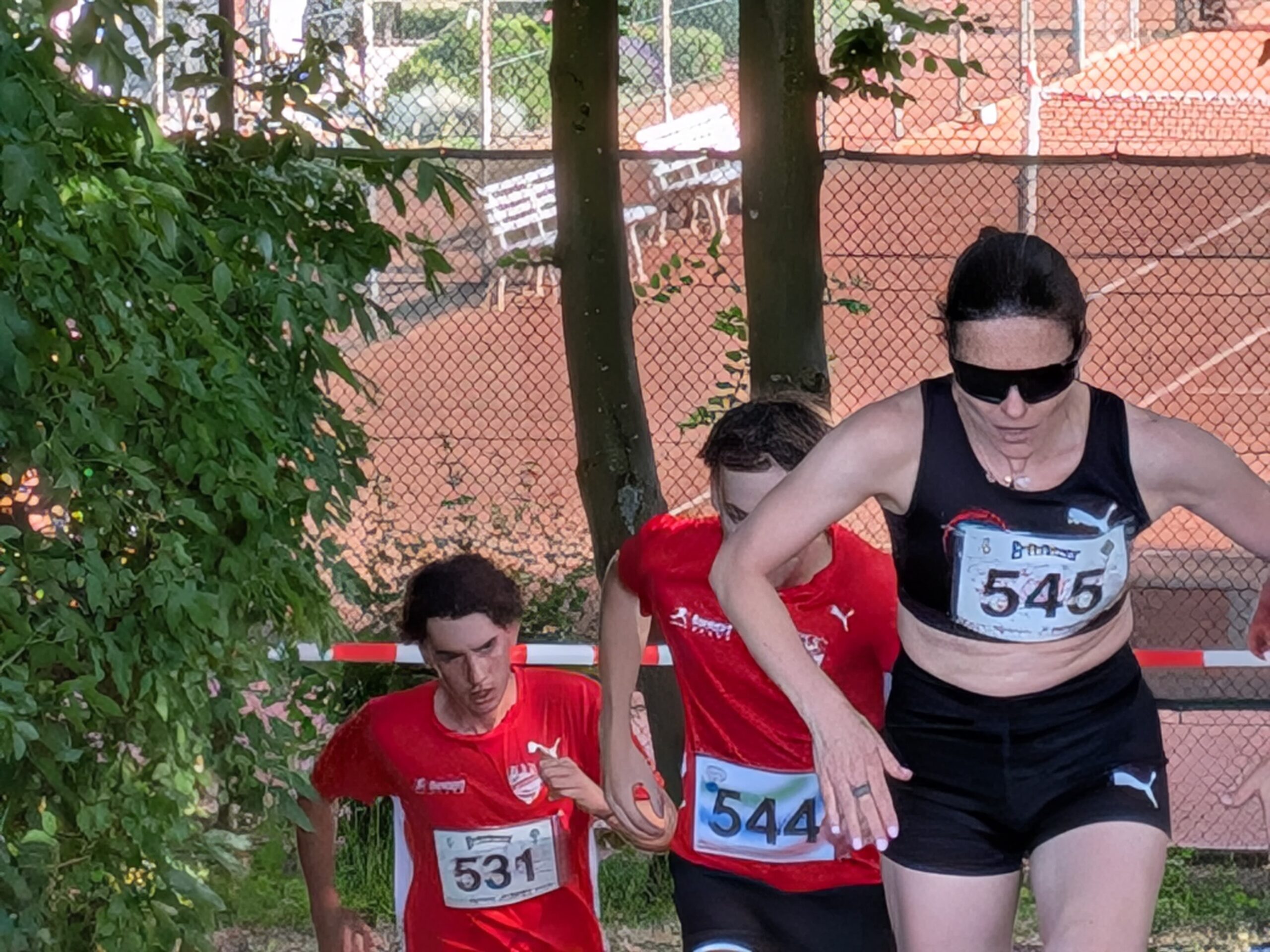 Impressionen vom 1000 Meter Lauf (Foto: Hans-Josef Otten)